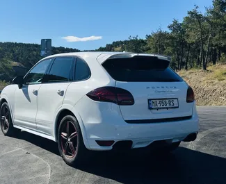 Verhuur Porsche Cayenne. Premium, Luxe, SUV Auto te huur in Georgië ✓ Borg van Borg van 800 GEL ✓ Verzekeringsmogelijkheden TPL, CDW, Diefstal.