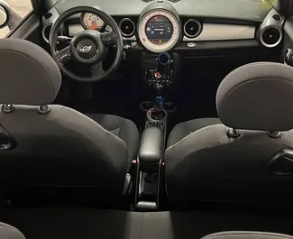 Mini Cooper Cabrio 2014 met Vooraandrijving systeem, beschikbaar in Barcelona.