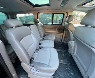 Verhuur Hyundai Grand Starex. Comfort, Crossover, Minivan Auto te huur in Albanië ✓ Borg van Zonder Borg ✓ Verzekeringsmogelijkheden TPL, FDW, Buitenland.