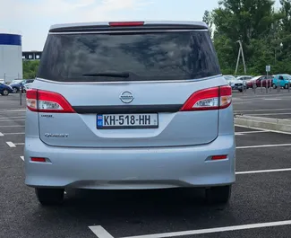 Benzine motor van 3,5L van Nissan Quest 2016 te huur in Tbilisi.