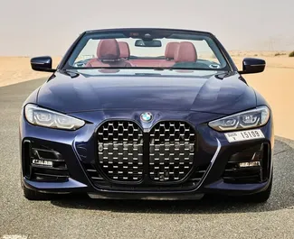 Vooraanzicht van een huurauto BMW 420i Cabrio in Dubai, Verenigde Arabische Emiraten ✓ Auto #8556. ✓ Transmissie Automatisch TM ✓ 0 beoordelingen.