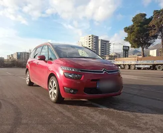 Vooraanzicht van een huurauto Citroen C4 Grand Picasso in Bar, Montenegro ✓ Auto #11314. ✓ Transmissie Automatisch TM ✓ 0 beoordelingen.