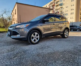 Vooraanzicht van een huurauto Ford Kuga in Tirana, Albanië ✓ Auto #10836. ✓ Transmissie Automatisch TM ✓ 0 beoordelingen.