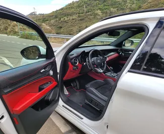 Alfa Romeo Stelvio Quadrifoglio 2018 beschikbaar voor verhuur in Tbilisi, met een kilometerlimiet van onbeperkt.