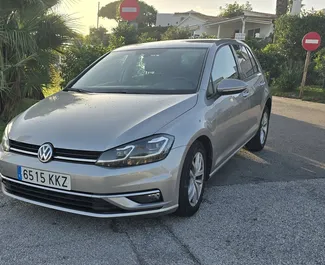 Vooraanzicht van een huurauto Volkswagen Golf 7 in Malaga, Spanje ✓ Auto #11435. ✓ Transmissie Automatisch TM ✓ 0 beoordelingen.