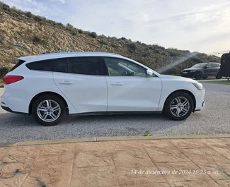 Ford Focus SW 2022 beschikbaar voor verhuur in Malaga, met een kilometerlimiet van 200 km/dag.