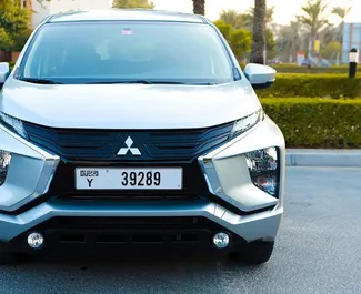 Vooraanzicht van een huurauto Mitsubishi Xpander in Dubai, Verenigde Arabische Emiraten ✓ Auto #11457. ✓ Transmissie Automatisch TM ✓ 0 beoordelingen.