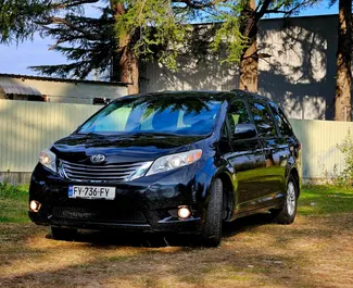 Verhuur Toyota Sienna. Comfort, Minivan Auto te huur in Georgië ✓ Borg van Zonder Borg ✓ Verzekeringsmogelijkheden TPL, Passagiers, Diefstal, Jonge.