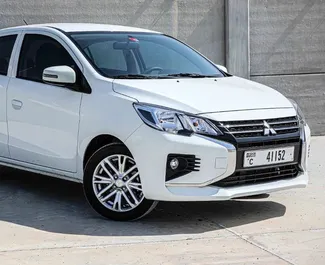 Vooraanzicht van een huurauto Mitsubishi Attrage in Dubai, Verenigde Arabische Emiraten ✓ Auto #11448. ✓ Transmissie Automatisch TM ✓ 0 beoordelingen.