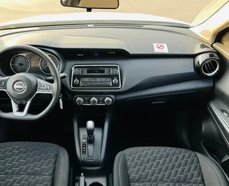 Autohuur Nissan Kicks 2023 in in de VAE, met Benzine brandstof en 150 pk ➤ Vanaf 110 AED per dag.
