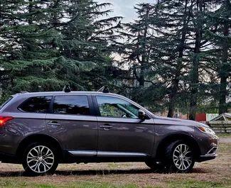 Mitsubishi Outlander Xl 2017 beschikbaar voor verhuur in Koetaisi, met een kilometerlimiet van onbeperkt.