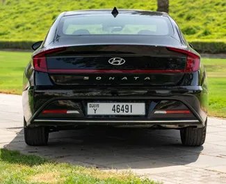 Autohuur Hyundai Sonata 2023 in in de VAE, met Benzine brandstof en 150 pk ➤ Vanaf 170 AED per dag.