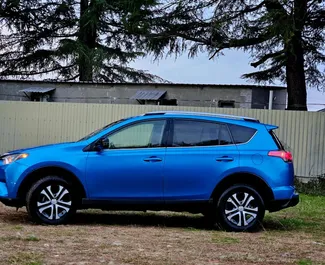 Toyota Rav4 2018 met Aandrijving op alle wielen systeem, beschikbaar in Koetaisi.