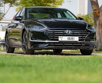 Vooraanzicht van een huurauto Hyundai Sonata in Dubai, Verenigde Arabische Emiraten ✓ Auto #11441. ✓ Transmissie Automatisch TM ✓ 0 beoordelingen.