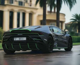 Lamborghini Huracan Coupe 2023 beschikbaar voor verhuur in Dubai, met een kilometerlimiet van 250 km/dag.