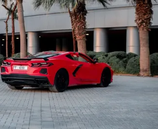 Chevrolet Corvette 2023 beschikbaar voor verhuur in Dubai, met een kilometerlimiet van 200 km/dag.