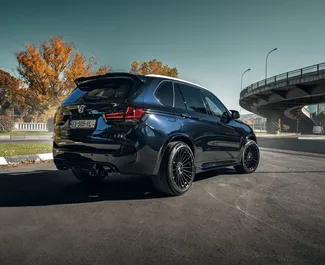 Verhuur BMW X5. Premium, Crossover Auto te huur in Georgië ✓ Borg van Borg van 600 GEL ✓ Verzekeringsmogelijkheden TPL, SCDW, Passagiers, Diefstal, Jonge.