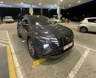 Vooraanzicht van een huurauto Hyundai Tucson op de internationale luchthaven van Dubai, Verenigde Arabische Emiraten ✓ Auto #11545. ✓ Transmissie Automatisch TM ✓ 0 beoordelingen.