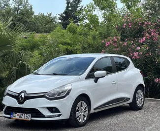 Vooraanzicht van een huurauto Renault Clio 4 in Becici, Montenegro ✓ Auto #4277. ✓ Transmissie Handmatig TM ✓ 5 beoordelingen.