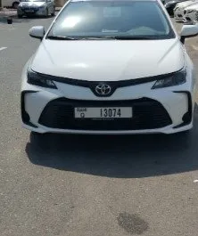 Autohuur Toyota Corolla Sedan 2024 in in de VAE, met Benzine brandstof en 169 pk ➤ Vanaf 135 AED per dag.