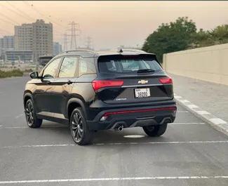 Benzine motor van 1,5L van Chevrolet Captiva 2023 te huur in Dubai.