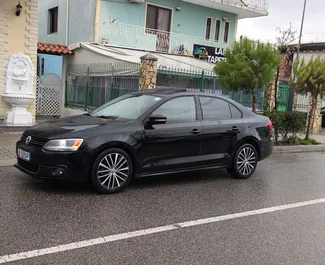 Autohuur Volkswagen Jetta 2015 in in Albanië, met Diesel brandstof en 120 pk ➤ Vanaf 15 EUR per dag.