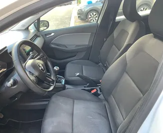 Verhuur Renault Clio 5. Economy Auto te huur in Montenegro ✓ Borg van Zonder Borg ✓ Verzekeringsmogelijkheden TPL, CDW, SCDW, Passagiers, Buitenland.