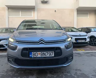 Vooraanzicht van een huurauto Citroen C4 Picasso in Budva, Montenegro ✓ Auto #11372. ✓ Transmissie Automatisch TM ✓ 0 beoordelingen.