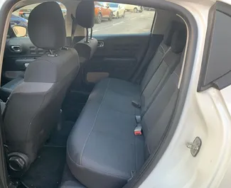 Citroen C3 2021 beschikbaar voor verhuur in Budva, met een kilometerlimiet van onbeperkt.