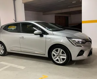 Autohuur Renault Clio 5 2020 in in Montenegro, met Benzine brandstof en 100 pk ➤ Vanaf 39 EUR per dag.