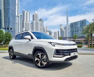Vooraanzicht van een huurauto JAC JS4 in Dubai, Verenigde Arabische Emiraten ✓ Auto #11409. ✓ Transmissie Automatisch TM ✓ 0 beoordelingen.
