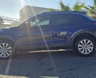 Autohuur Volkswagen T-Roc 2021 in in Spanje, met Benzine brandstof en 115 pk ➤ Vanaf 64 EUR per dag.