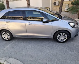 Autohuur Honda Fit 2020 in in Cyprus, met Benzine brandstof en 95 pk ➤ Vanaf 22 EUR per dag.