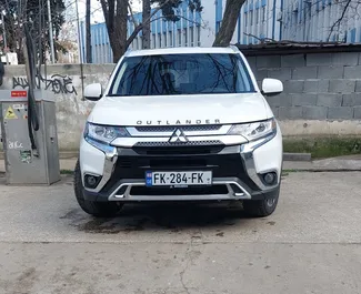 Autohuur Mitsubishi Outlander 2017 in in Georgië, met Benzine brandstof en 172 pk ➤ Vanaf 128 GEL per dag.