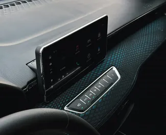 Verhuur Haval Jolion. Comfort, Crossover Auto te huur in de VAE ✓ Borg van Borg van 1500 AED ✓ Verzekeringsmogelijkheden TPL, CDW, SCDW, Passagiers, Diefstal.