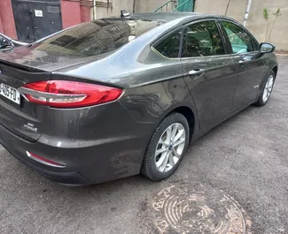 Autohuur Ford Fusion Sedan 2019 in in Georgië, met Benzine brandstof en 188 pk ➤ Vanaf 49 GEL per dag.