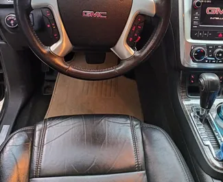 Verhuur GMC Acadia. Comfort, SUV Auto te huur in Georgië ✓ Borg van Zonder Borg ✓ Verzekeringsmogelijkheden TPL, CDW, SCDW, Passagiers, Diefstal.