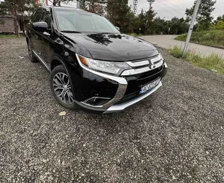 Verhuur Mitsubishi Outlander. Comfort, Crossover Auto te huur in Georgië ✓ Borg van Zonder Borg ✓ Verzekeringsmogelijkheden TPL.