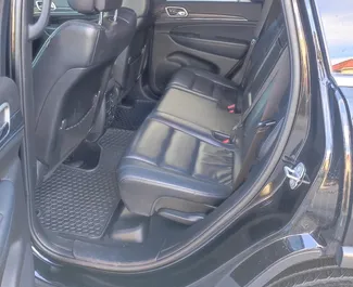 Verhuur Jeep Grand Cherokee. Comfort, Premium, SUV Auto te huur in Georgië ✓ Borg van Zonder Borg ✓ Verzekeringsmogelijkheden TPL, FDW, Passagiers, Diefstal.