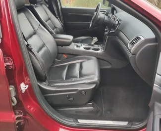 Autohuur Jeep Grand Cherokee 2020 in in Georgië, met Benzine brandstof en 295 pk ➤ Vanaf 149 GEL per dag.