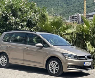 Autohuur Volkswagen Touran #10336 Automatisch in Becici, uitgerust met 2,0L motor ➤ Van Filip in Montenegro.