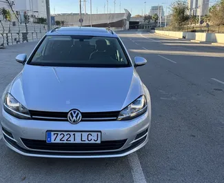 Vooraanzicht van een huurauto Volkswagen Golf Variant in Valencia, Spanje ✓ Auto #11671. ✓ Transmissie Automatisch TM ✓ 0 beoordelingen.