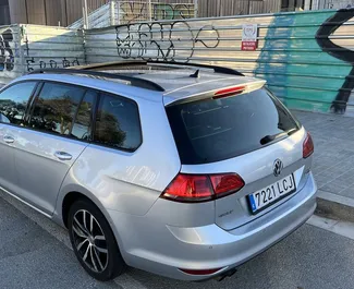 Diesel motor van L van Volkswagen Golf Variant 2014 te huur in Valencia.
