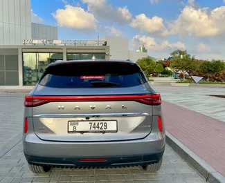 Haval H6 2024 beschikbaar voor verhuur in Dubai, met een kilometerlimiet van 250 km/dag.