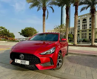 Benzine motor van L van MG 5/GT 2023 te huur in Dubai.