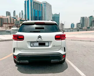 Benzine motor van 1,6L van Citroen C5 Aircross 2024 te huur in Dubai.