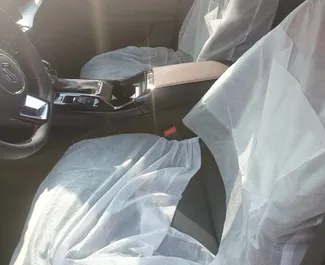 Interieur van MG 5/GT te huur in de VAE. Een geweldige auto met 5 zitplaatsen en een Automatisch transmissie.
