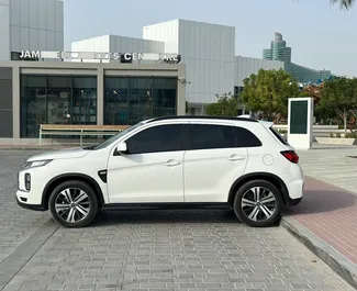 Verhuur Mitsubishi ASX. Comfort, Crossover Auto te huur in de VAE ✓ Borg van Borg van 1000 AED ✓ Verzekeringsmogelijkheden TPL, CDW, SCDW, Passagiers, Diefstal.