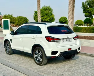 Mitsubishi ASX 2024 beschikbaar voor verhuur in Dubai, met een kilometerlimiet van 250 km/dag.