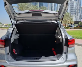 MG ZS 2023 beschikbaar voor verhuur in Dubai, met een kilometerlimiet van 250 km/dag.